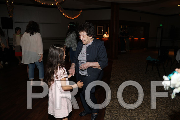 8L2A0172 Guests & Family Dancing and Partying