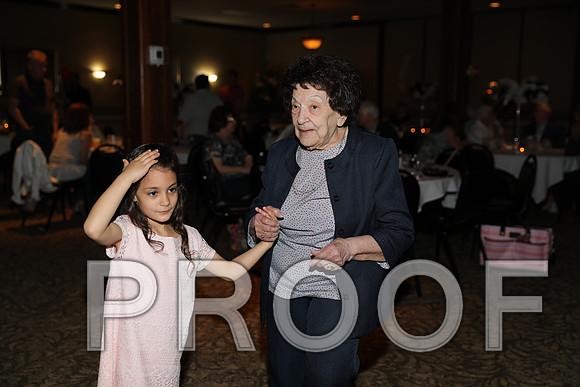 8L2A0188 Guests & Family Dancing and Partying