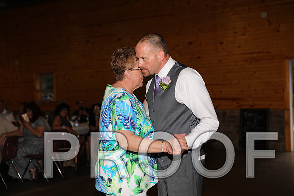 8L2A2760 Wedding - Mother / Son Dance