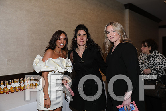 8L2A6638 Beautiful event surrounded by family and friends