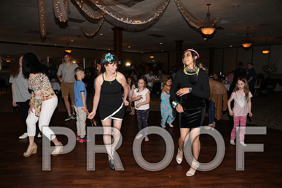 8L2A0226 Guests & Family Dancing and Partying