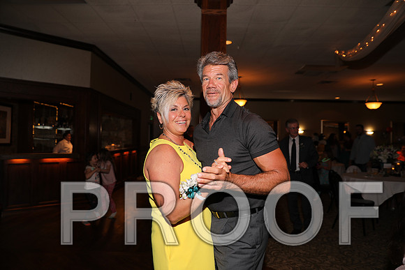 8L2A0062 Guests & Family Dancing and Partying
