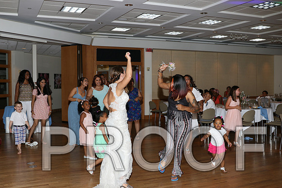 IF6A2923 / The Wedding Reception - Throwing the Flowers