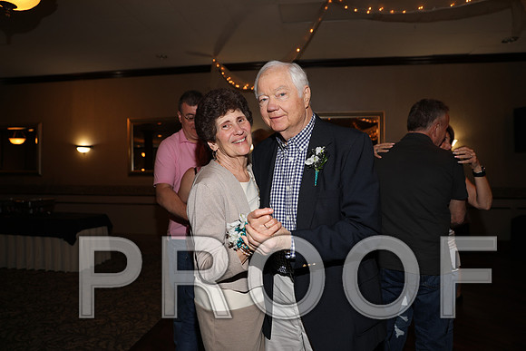 8L2A0066 Guests & Family Dancing and Partying