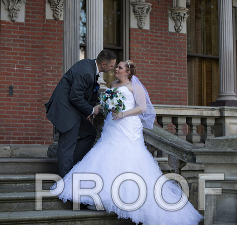 8L2A7776 aaa Wedding - Bride and groom with bridal party