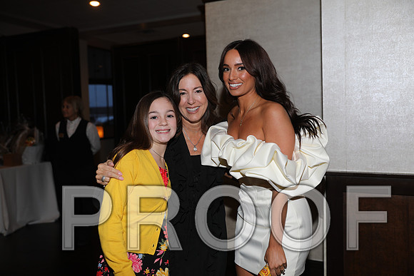 8L2A6573 Beautiful event surrounded by family and friends