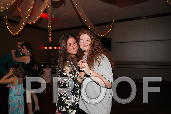 8L2A0392 Guests & Family Dancing and Partying