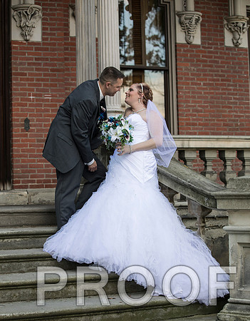 8L2A7771 aaa Wedding - Bride and groom with bridal party