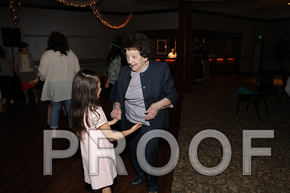 8L2A0173 Guests & Family Dancing and Partying
